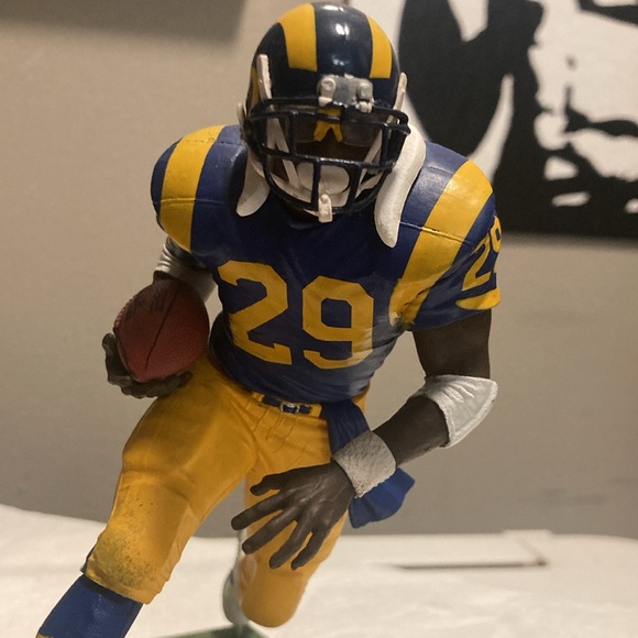 La Rams Eric Dickerson HOF MCFARLANE figure - Picture 4 of 4